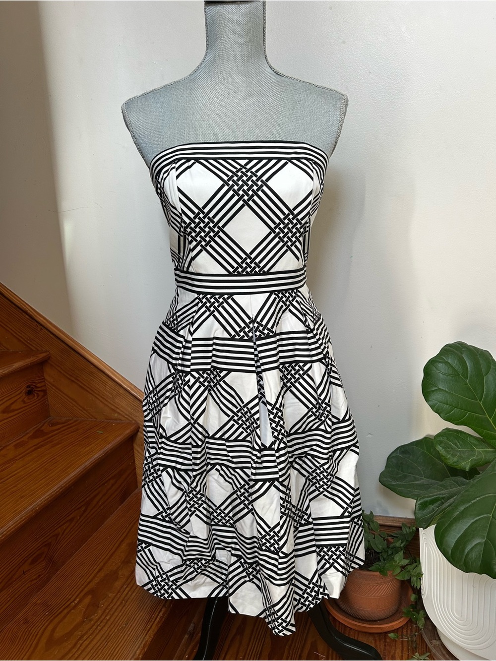 White House Black Market Black and White Strapless Fit-and-Flare Dress